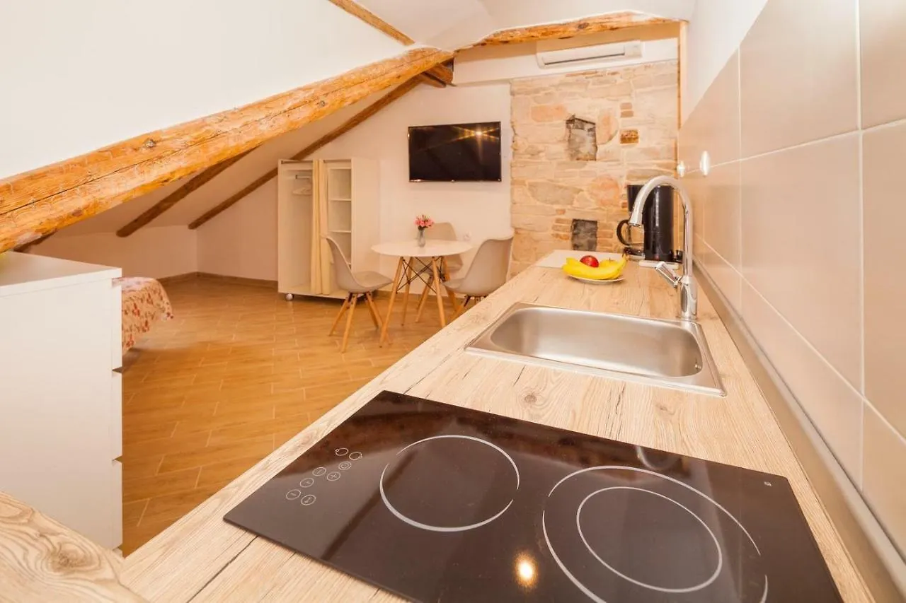 Apartment Zora & Natale Pula 0*,  Croatia