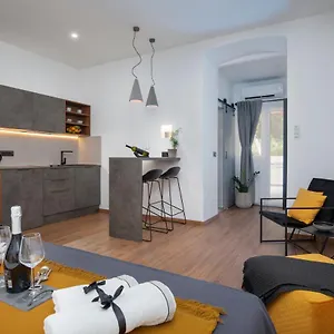 Apartment Deluxe And Korzo, Pula